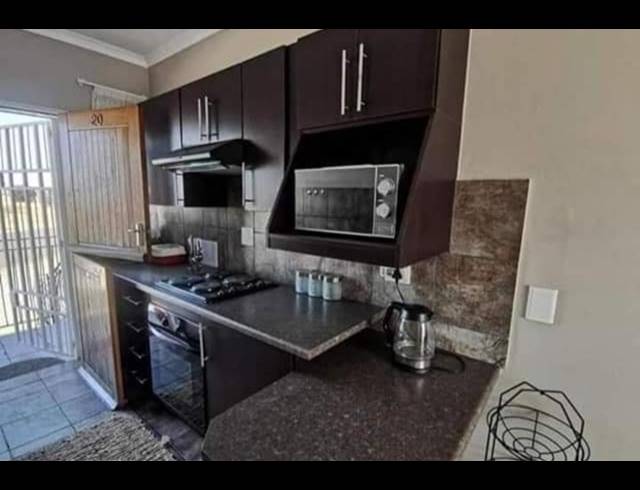 2 BEDROOM FLAT FOR SALE IN VAALPARK